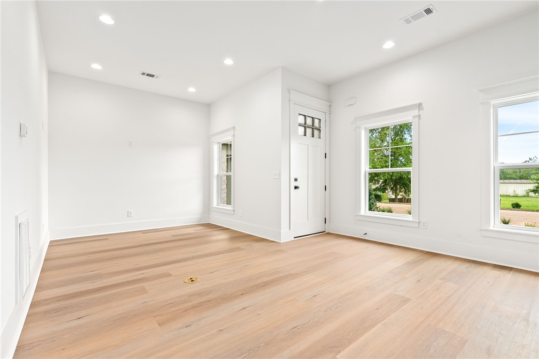 576 PRIDE Avenue