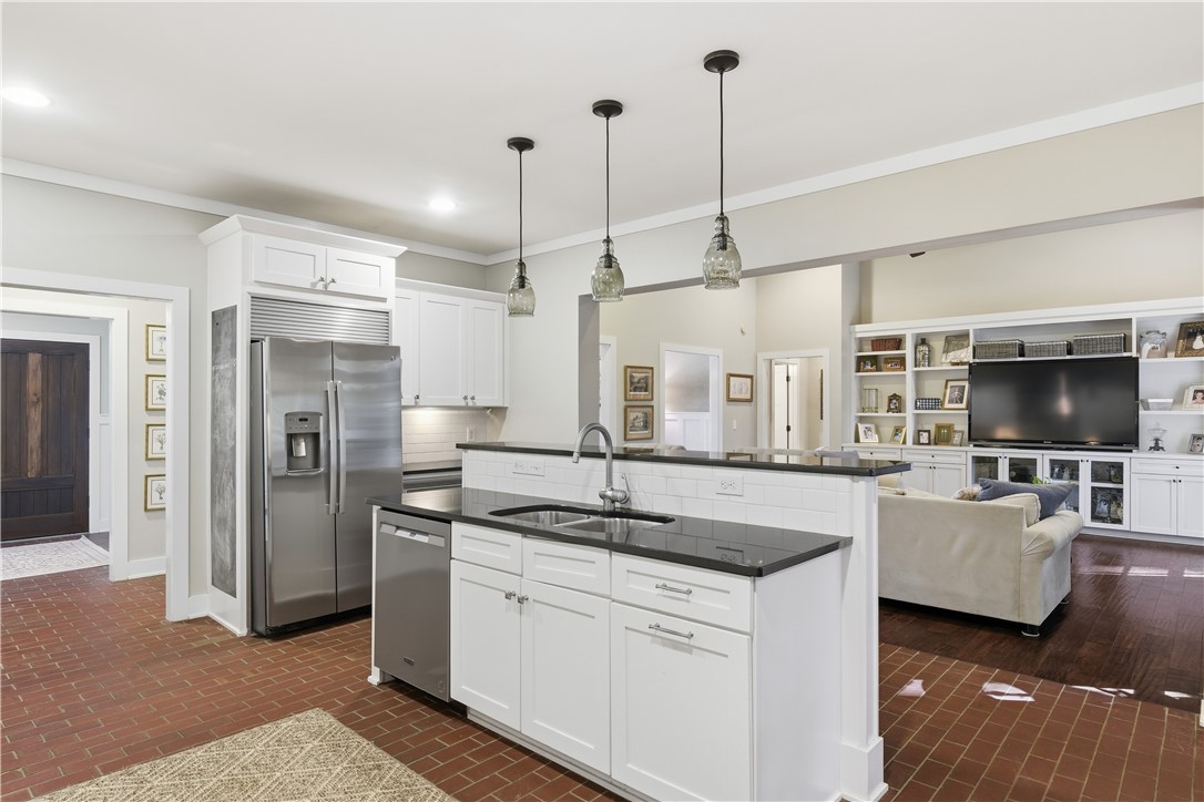 Auburn, Alabama 36830, United States, 4 Bedrooms Bedrooms, ,4 BathroomsBathrooms,Residential,Active,235844