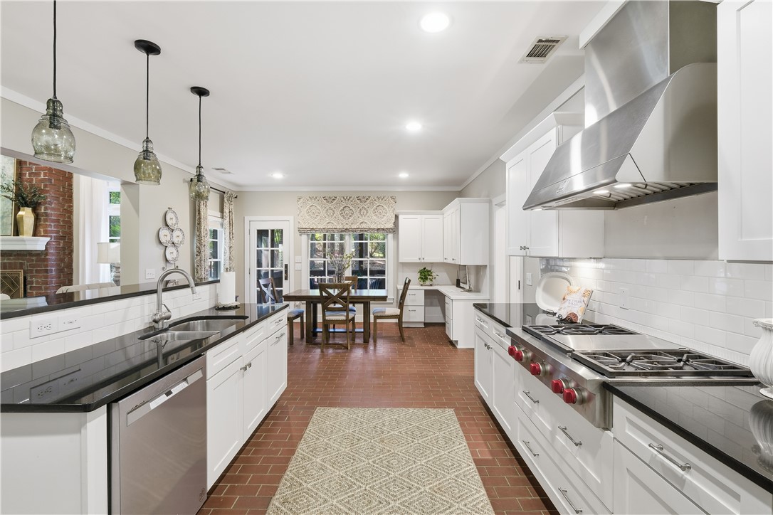 Auburn, Alabama 36830, United States, 4 Bedrooms Bedrooms, ,4 BathroomsBathrooms,Residential,Active,235844