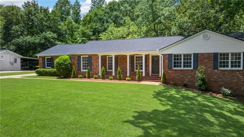 Photo of 1504 GWEN MILL Road, Opelika, AL 36801 (MLS # 180904)