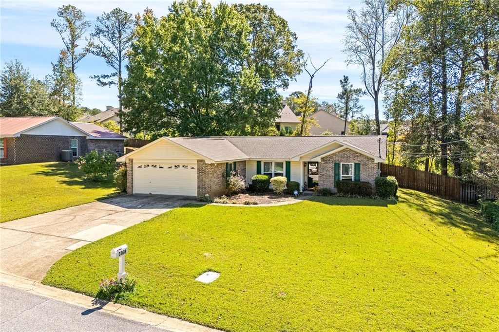 Photo of 3009 GROUSE Avenue, Opelika, AL 36801 (MLS # 177281)