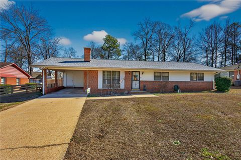 Photo of 2404 19TH Avenue, Valley, AL 36854 (MLS # 178564)