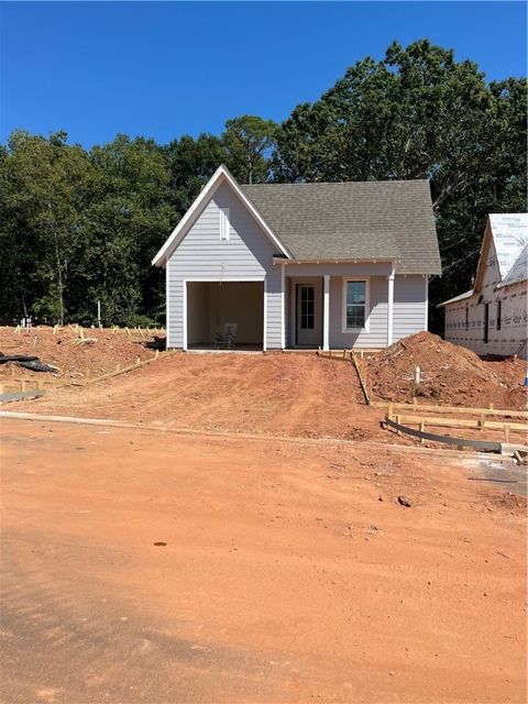 Photo of 129 WOODLAND Lane, Opelika, AL 36801 (MLS # 177033)