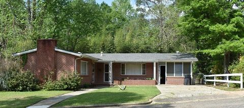 Photo of 1103 JOHNSON Street, AL 36088 (MLS # 179107)