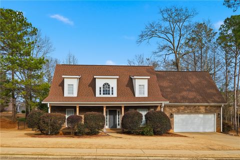 Photo of 2006 KEYSTONE Drive, Auburn, AL 36830 (MLS # 178611)