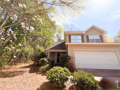 Photo of 818 GREENEWOOD Drive, Auburn, AL 36830 (MLS # 179650)