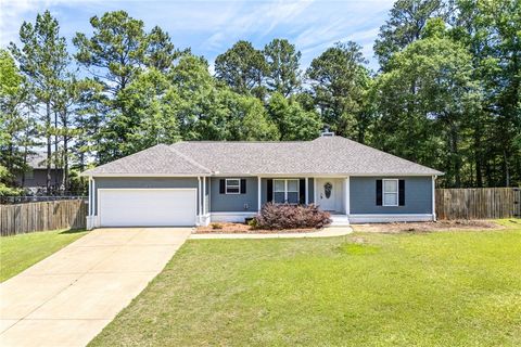 Photo of 2702 CUNNINGHAM Court, Opelika, AL 36801 (MLS # 180542)