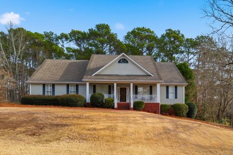 Photo of 1615 MAYFAIR Court, Auburn, AL 36830 (MLS # 177955)