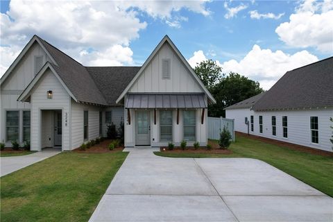 Photo of 3220 BRADLEY Lane, Auburn, AL 36830 (MLS # 179174)