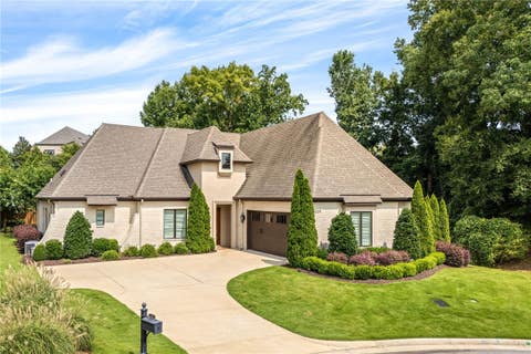 Photo of 1009 FAIRVIEW Lane, Auburn, AL 36830 (MLS # 181090)