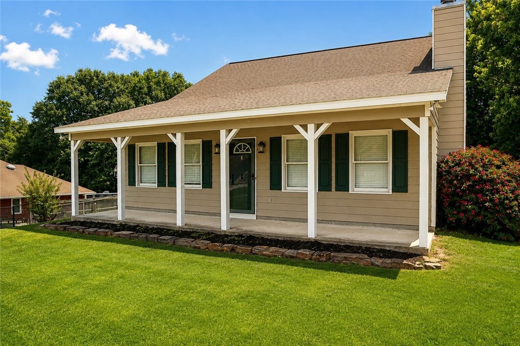 Photo of 11 LEE ROAD 2033, Phenix City, AL 36870 (MLS # 182243)