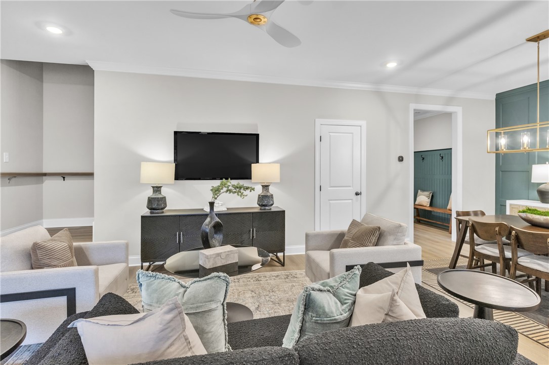 1759 WOODLAND PINES Lane 261