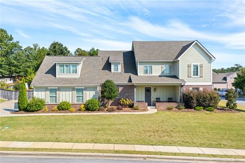 Photo of 2032 COVEY Drive, Auburn, AL 36879 (MLS # 176601)