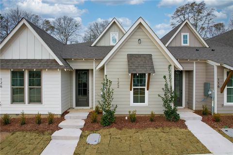 Photo of 122 SUMMER Street, Opelika, AL 36804 (MLS # 178358)