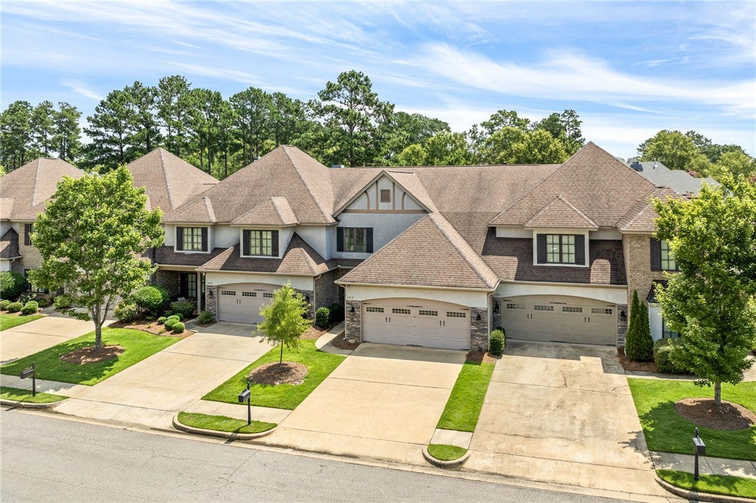1717 EASTON Court