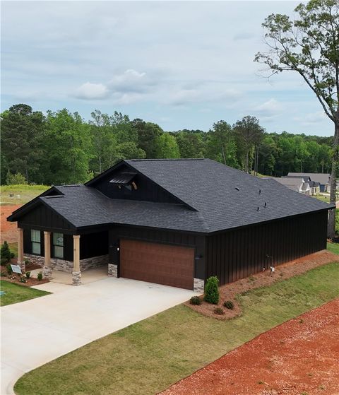 Photo of 57 EAGLE RIDGE Lane, Dadeville, AL 36853 (MLS # 180247)