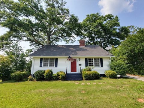 1905 30TH Street Valley AL 36854