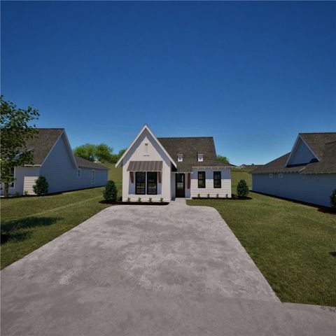 063 SUMMER Street Opelika AL 36801