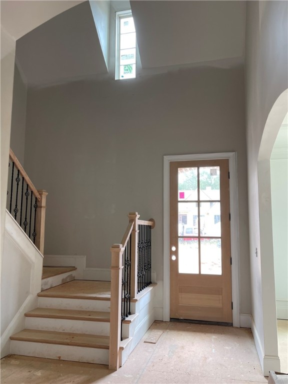 2057 ARROWHEAD Avenue