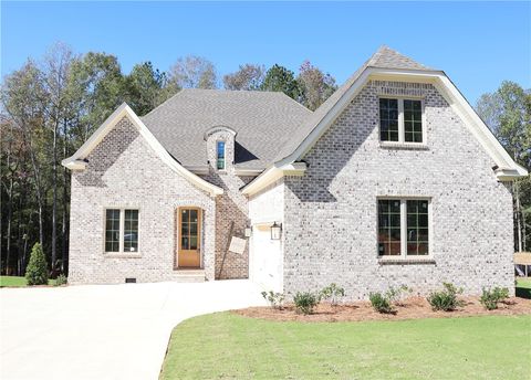 2057 ARROWHEAD Avenue Opelika AL 36801