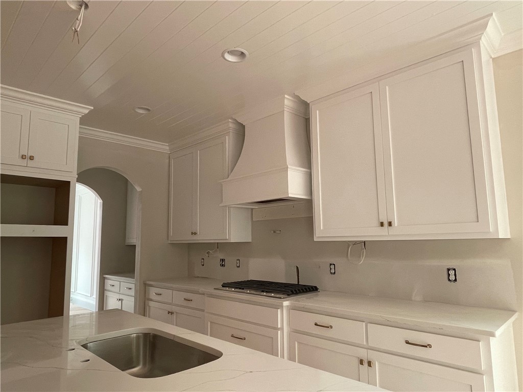 2057 ARROWHEAD Avenue