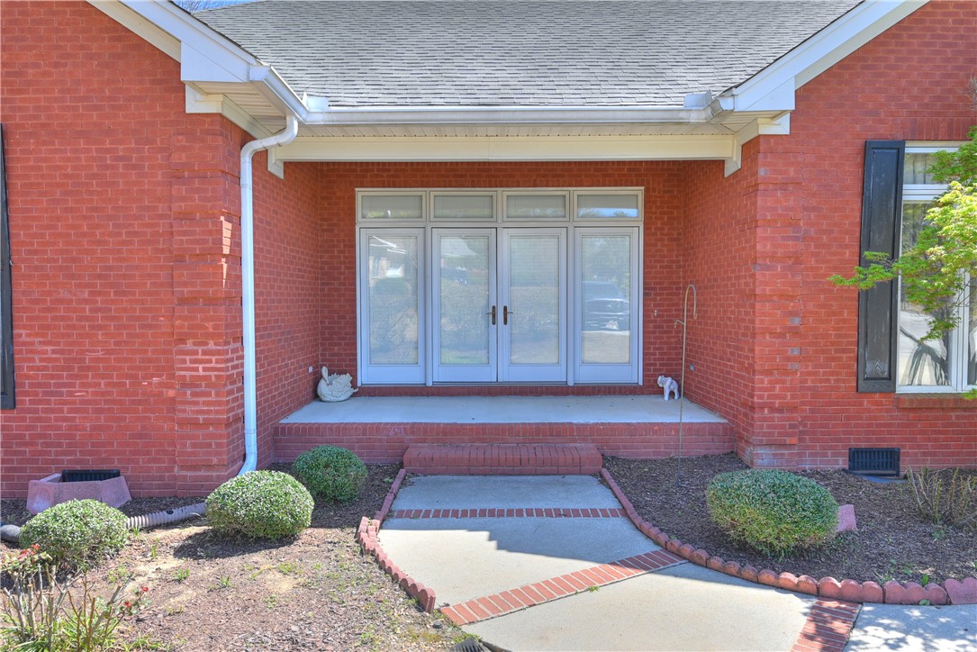 3869 FALCON CREST Court