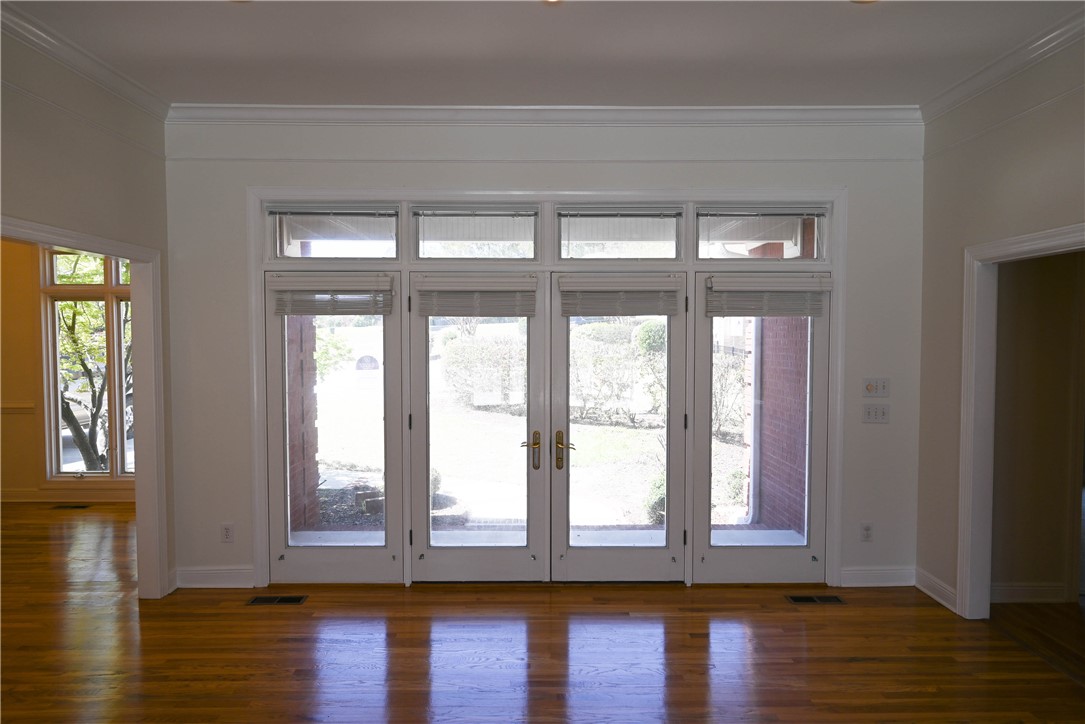 3869 FALCON CREST Court