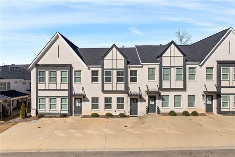 Photo of 2808 RIDGE CREST Court, Opelika, AL 36801 (MLS # 178327)