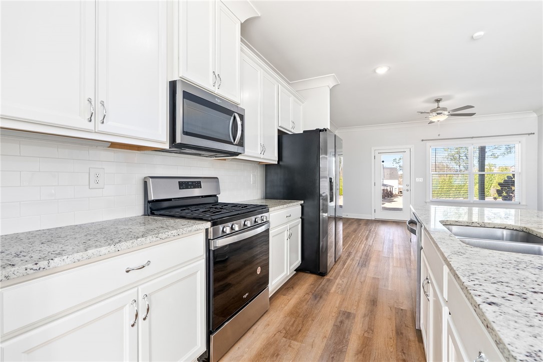 2808 RIDGE CREST Court