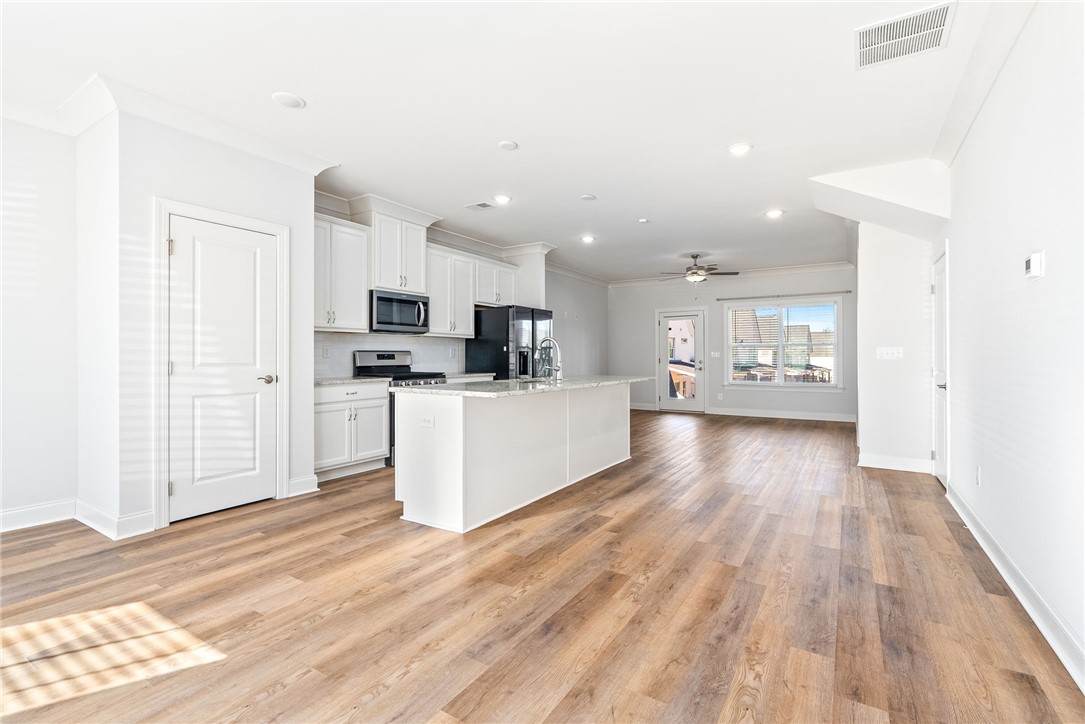 2808 RIDGE CREST Court