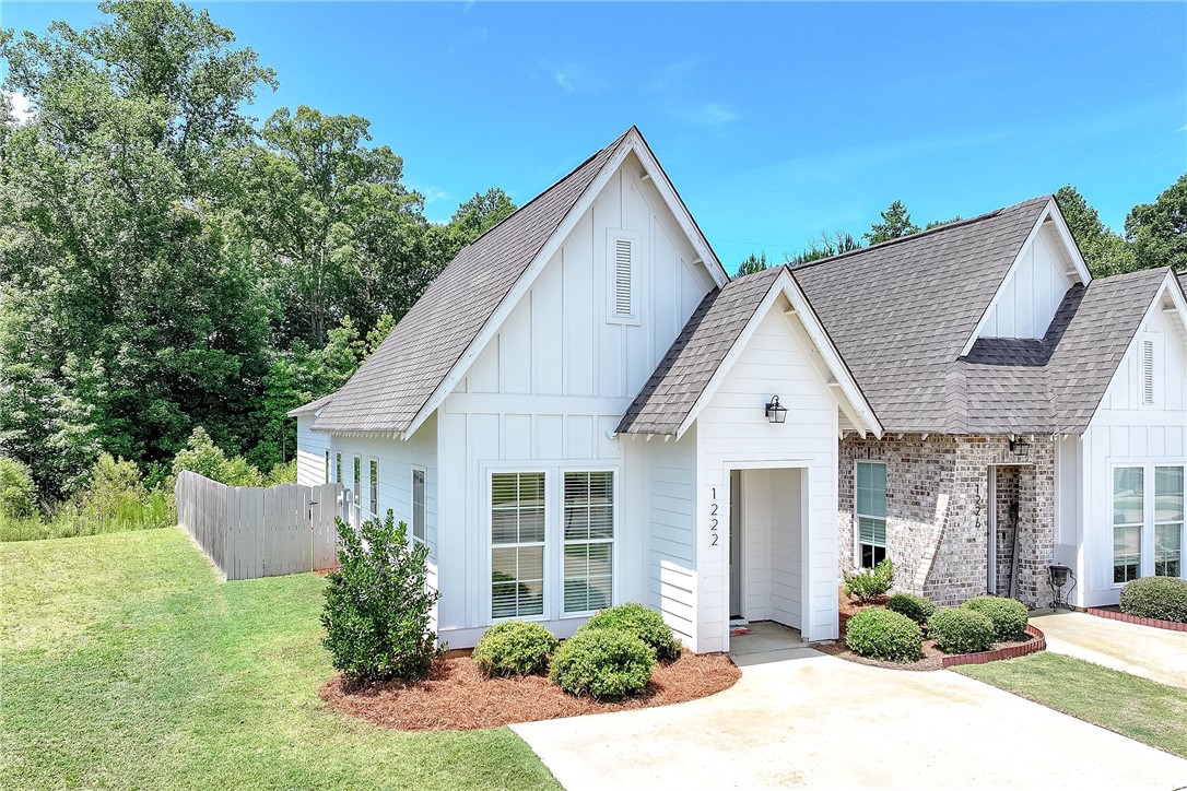 1222 BURROW Circle