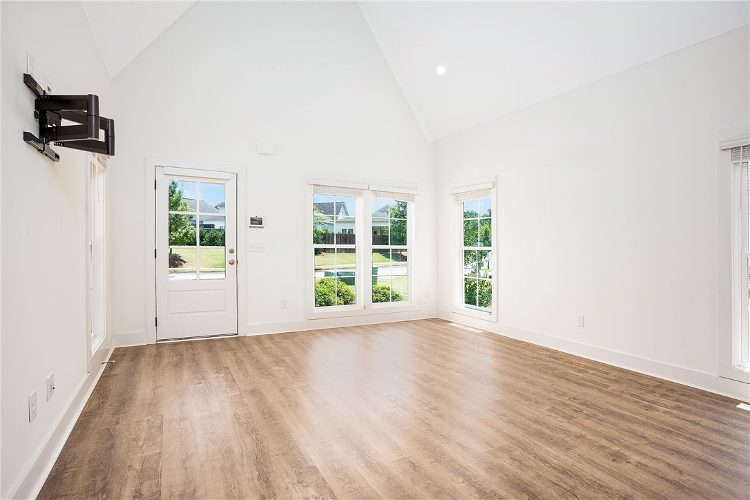 1222 BURROW Circle