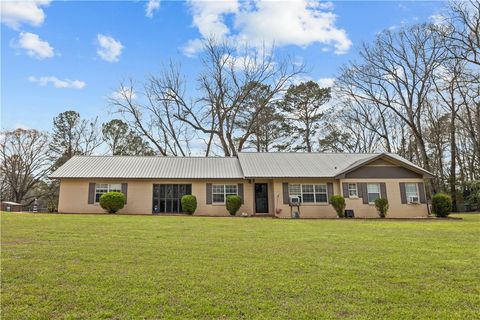 Photo of 5108 LEE ROAD 270, Valley, AL 36854 (MLS # 179611)