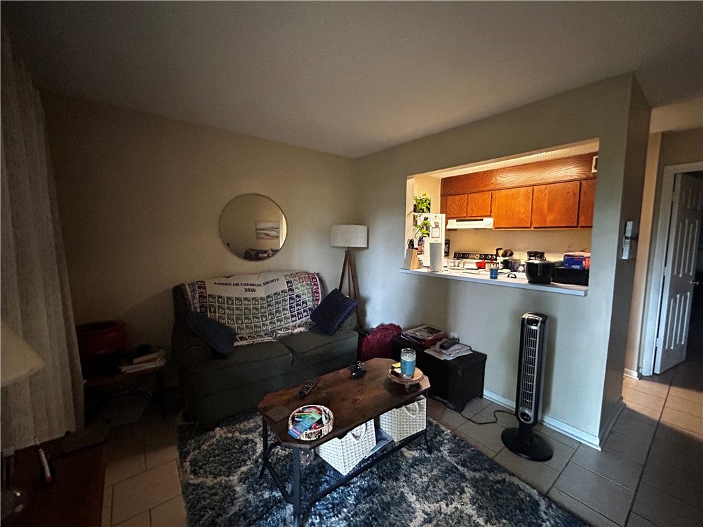 Photo of 168 E UNIVERSITY Drive #L104, Auburn, AL 36832 (MLS # 181637)