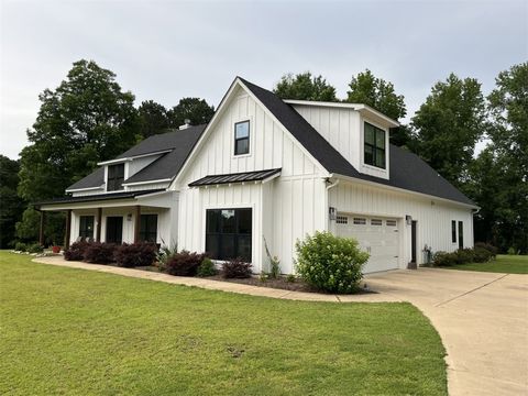 Photo of 4636 SANDHILL Road, Auburn, AL 36830 (MLS # 175565)