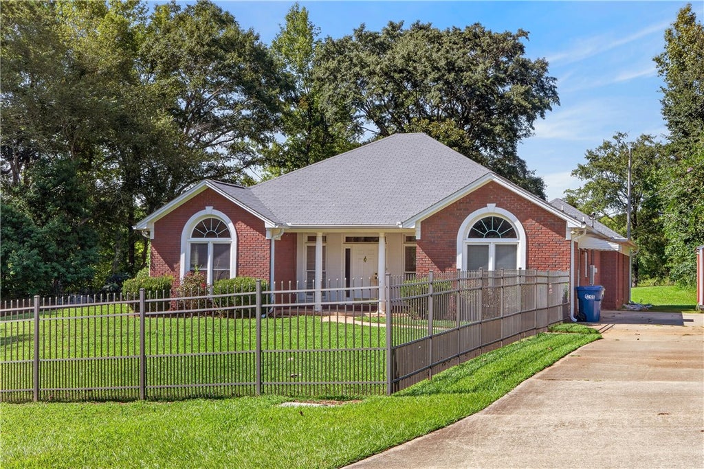 Photo of 98 LEE ROAD 418, Opelika, AL 36804 (MLS # 181870)