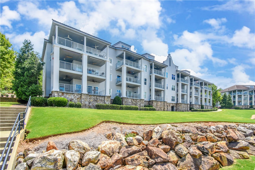 90 CROWNE POINTE Road 105