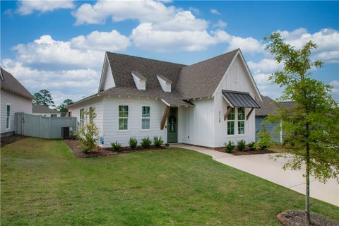Photo of 3128 BOTTLE Way, Auburn, AL 36830 (MLS # 180650)