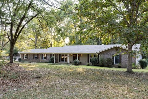 Photo of 209 DEER RUN Road, Auburn, AL 36832 (MLS # 177123)