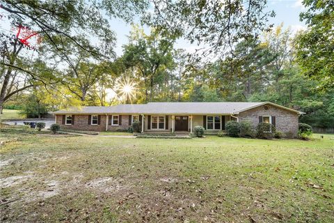 Photo of 209 DEER RUN Road, Auburn, AL 36832 (MLS # 177123)