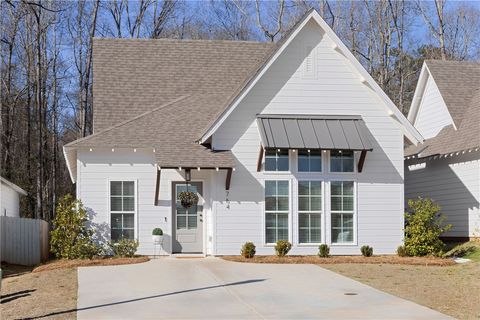 Photo of 764 VILLAGE Drive, Opelika, AL 36801 (MLS # 179155)