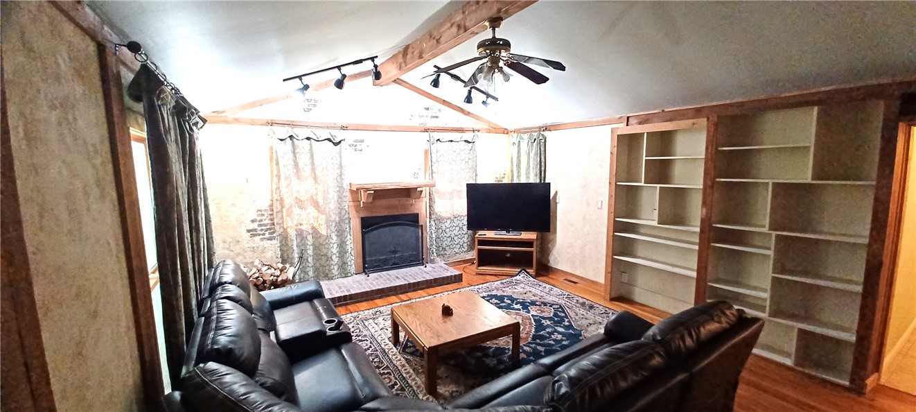5394 LEE ROAD 166