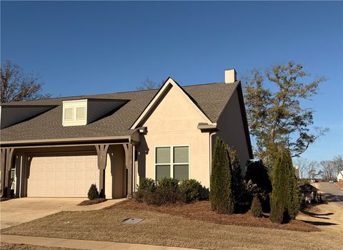 Photo of 3012 LAKEWOOD Lane, Opelika, AL 36801 (MLS # 177851)