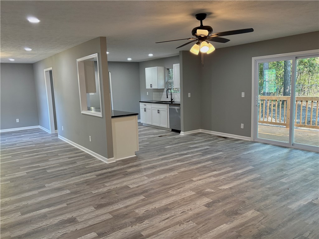 206 LEE ROAD 30