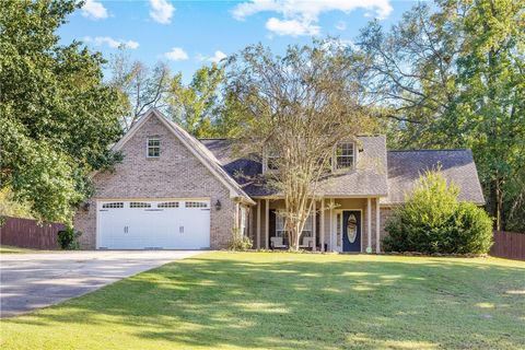 Photo of 1531 FALLEN OAKS Court, Auburn, AL 36830 (MLS # 177069)