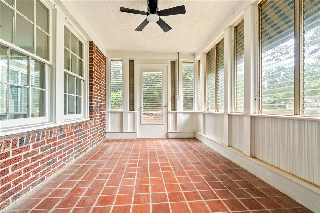 715 N 10TH Street