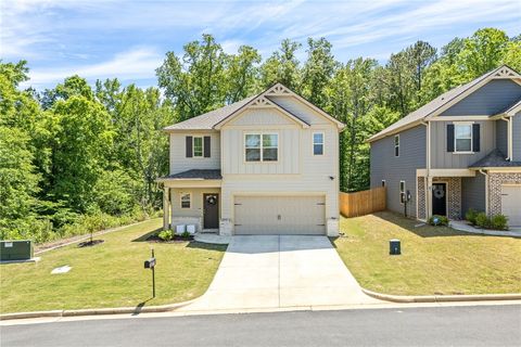 Photo of 865 LISMORE Drive, Opelika, AL 36804 (MLS # 180060)