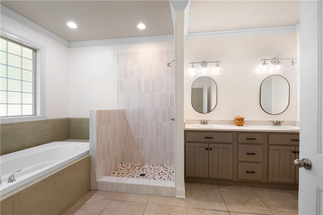 Opelika, Alabama 36801, United States, 3 Bedrooms Bedrooms, ,2 BathroomsBathrooms,Residential,Active,116719