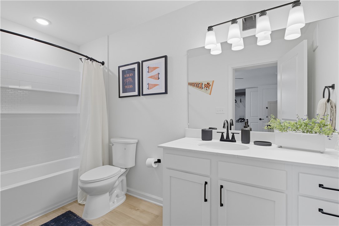 Auburn, Alabama 36830, United States, 3 Bedrooms Bedrooms, ,3 BathroomsBathrooms,Residential,Active,252020