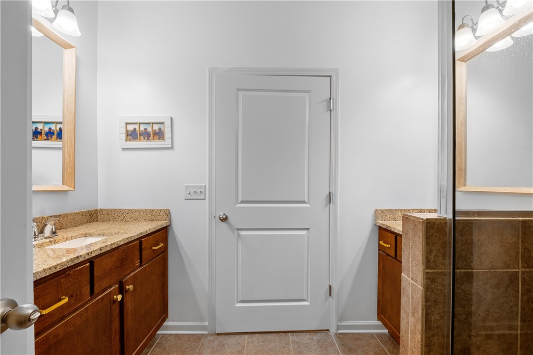 Auburn, Alabama 36832, United States, 3 Bedrooms Bedrooms, ,3 BathroomsBathrooms,Residential,Pending,124082